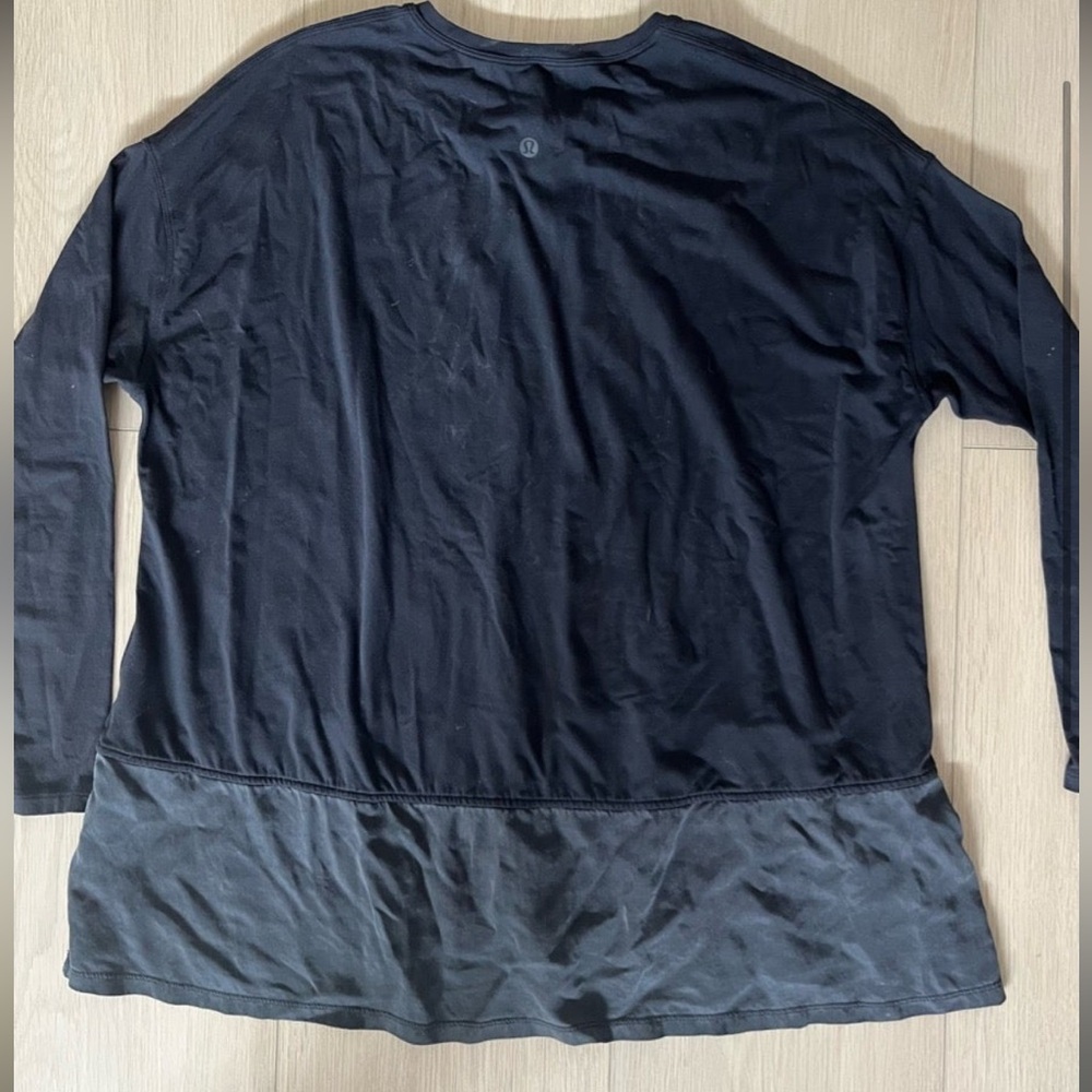 Lululemon tee - Picture 2 of 4